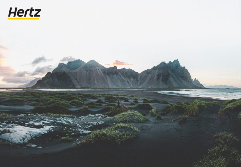 louez une voiture et visitez la montagne de Vestrahorn