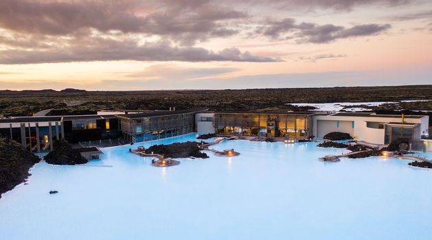 Le Blue Lagoon est l'une des sources chaudes les plus célèbres d'Islande