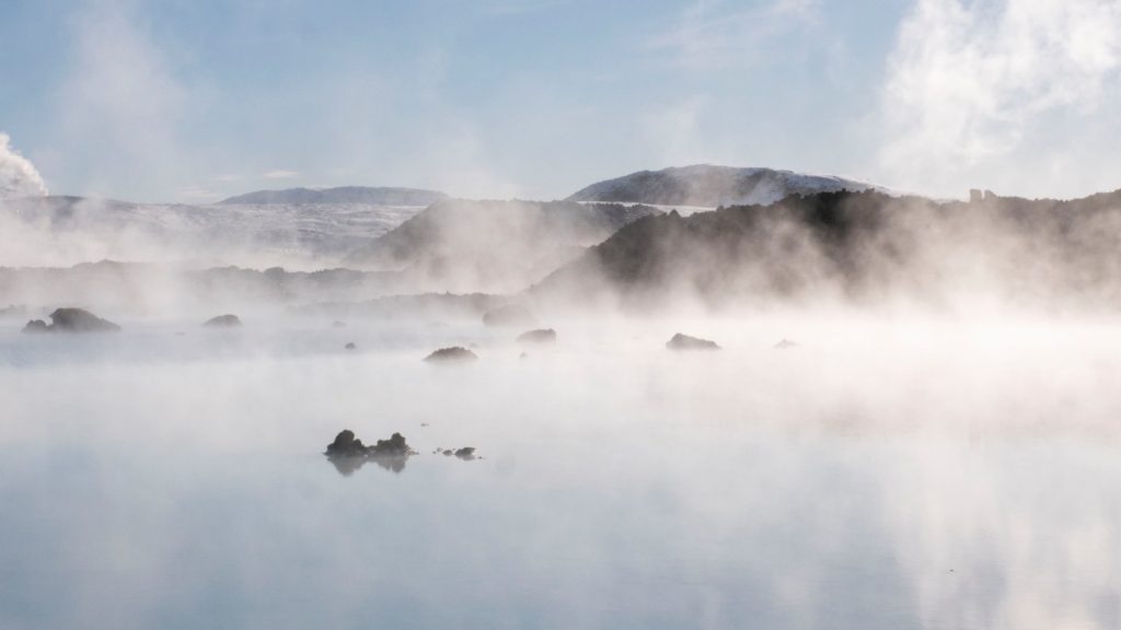 comment visiter les meilleures sources chaudes d'Islande en voiture de location