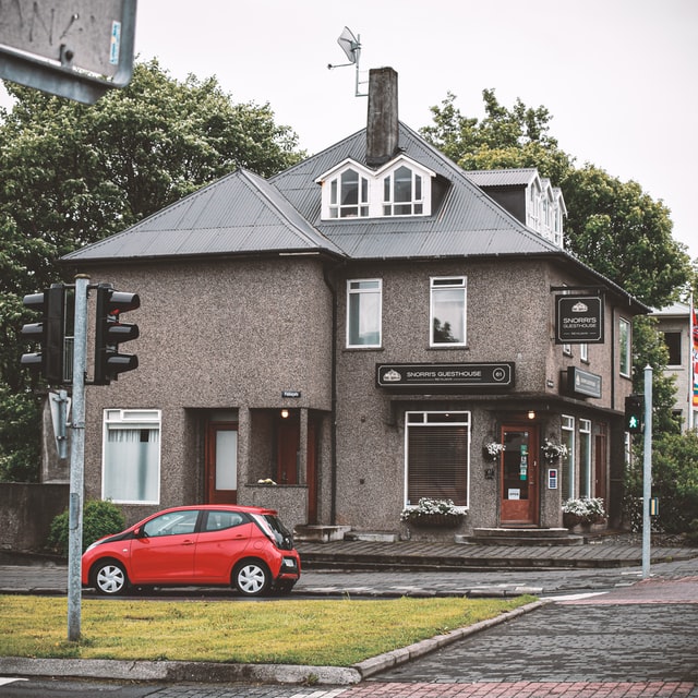 quelle voiture vous devriez louer à Reykjavik