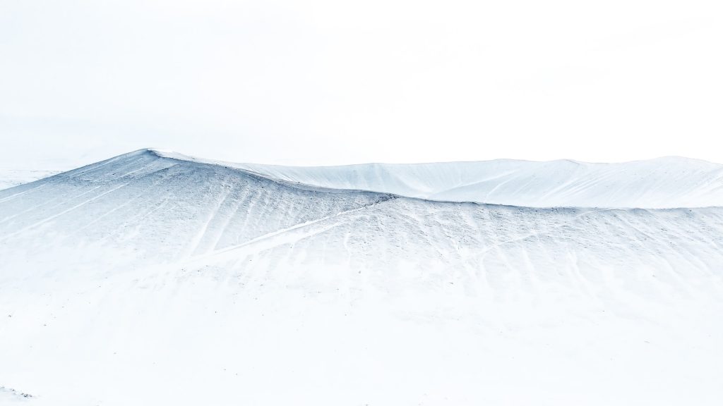 la neige est courante en Islande en hiver