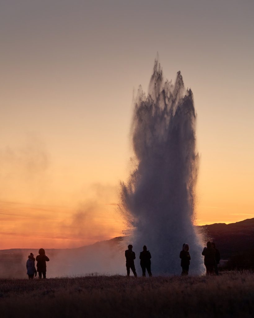 La vue de geysers en juin en Islande