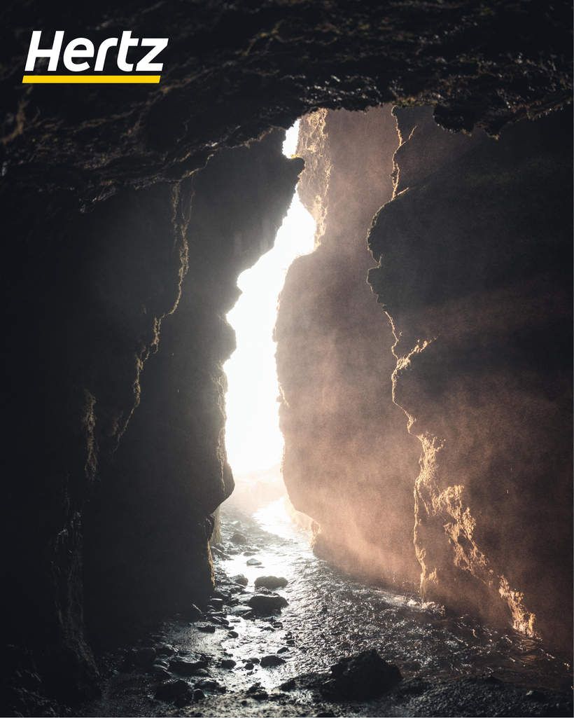 il est très facile de trouver des grottes de pierre en Islande