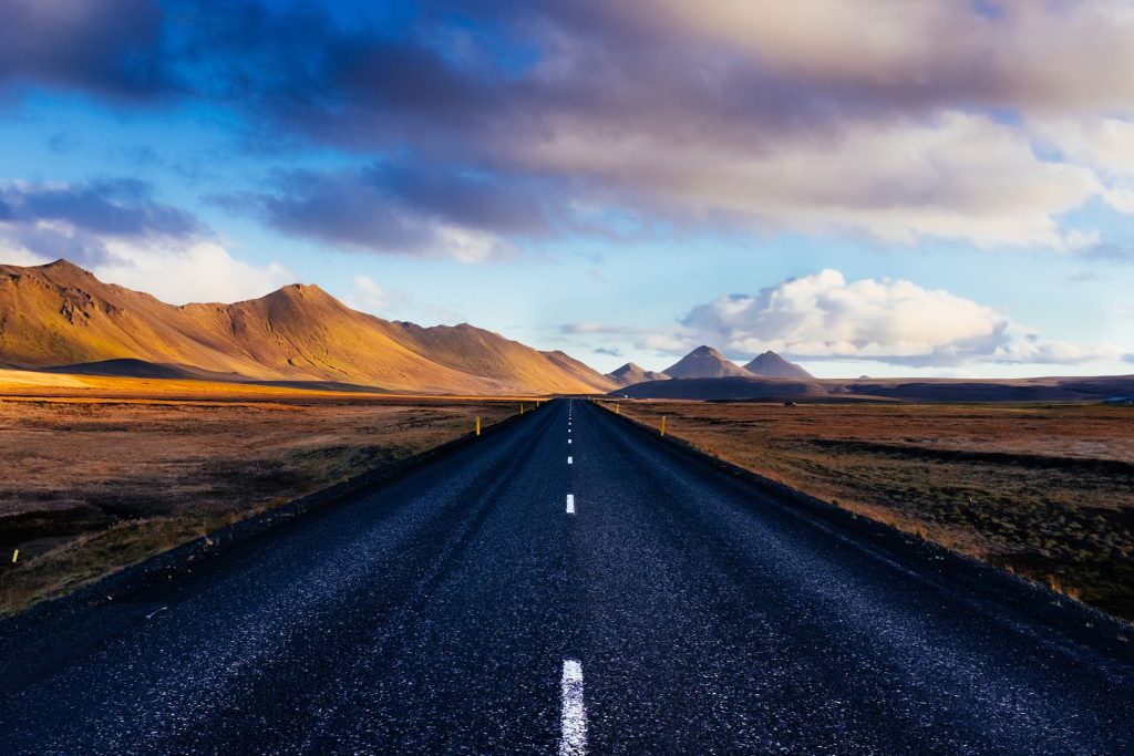 il est très facile de conduire en Islande en été