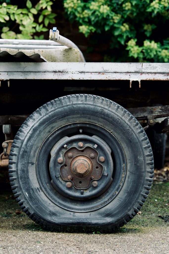 what to do with a flat tire in Iceland rental car