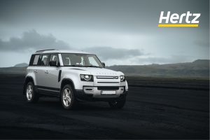 le modèle land rover defender est la meilleure voiture de location en Islande