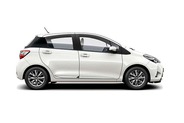 Toyota Yaris ou similaire| location de voiture manuelle 2WD en Islande