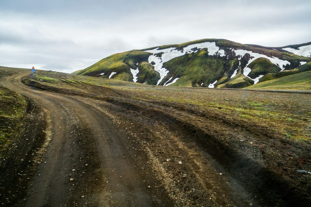 summer gravel road conditions in Iceland