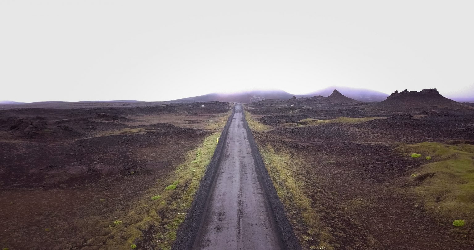 Carretera F de Islandia en verano.