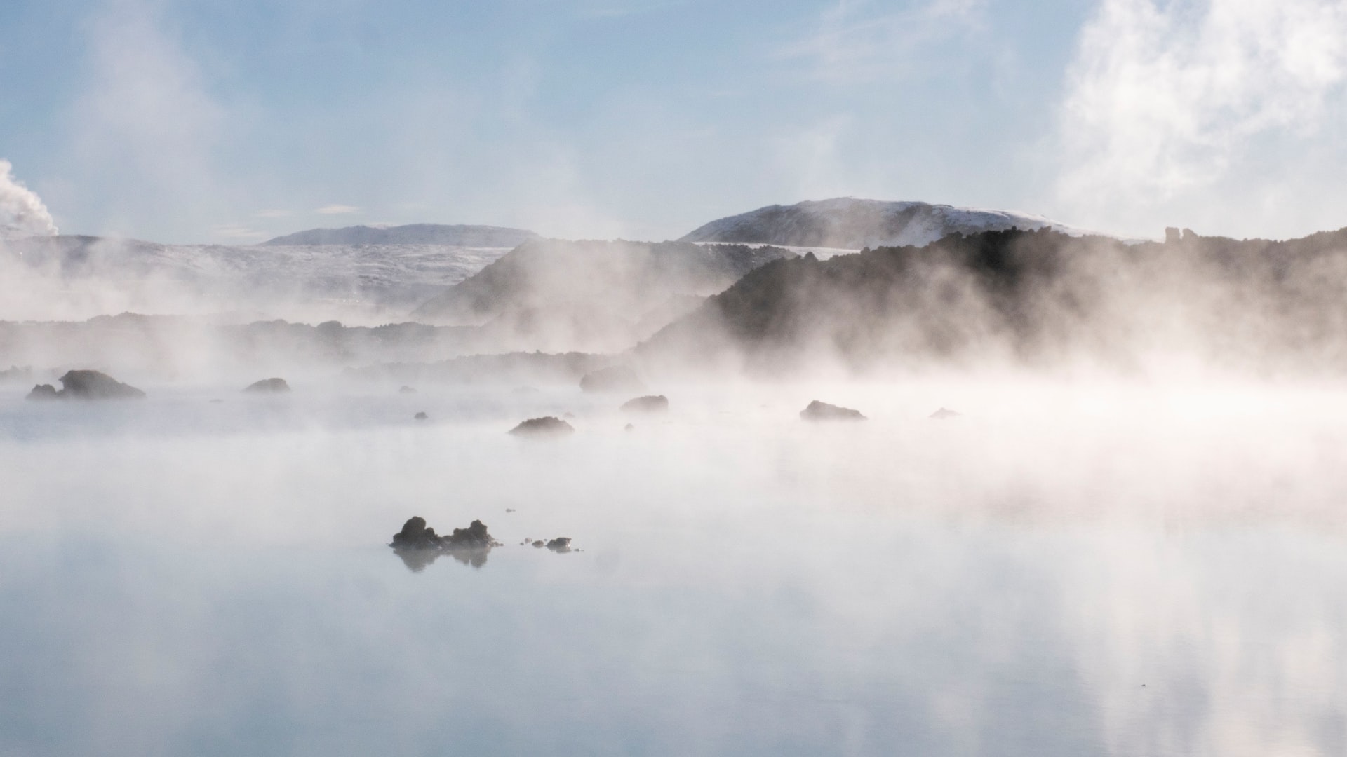 Cómo visitar las mejores aguas termales de Islandia con un coche de alquiler.