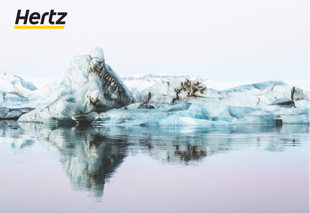 Jökulsárlón es una de las atracciones imprescindibles en Islandia durante tu viaje.