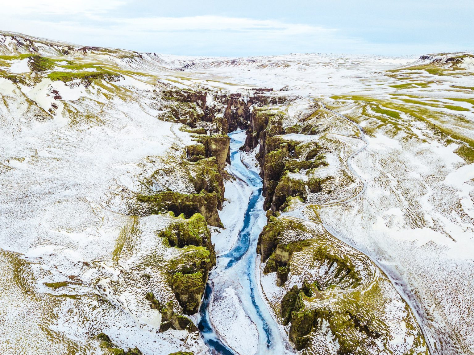 Cañón invernal en Islandia.