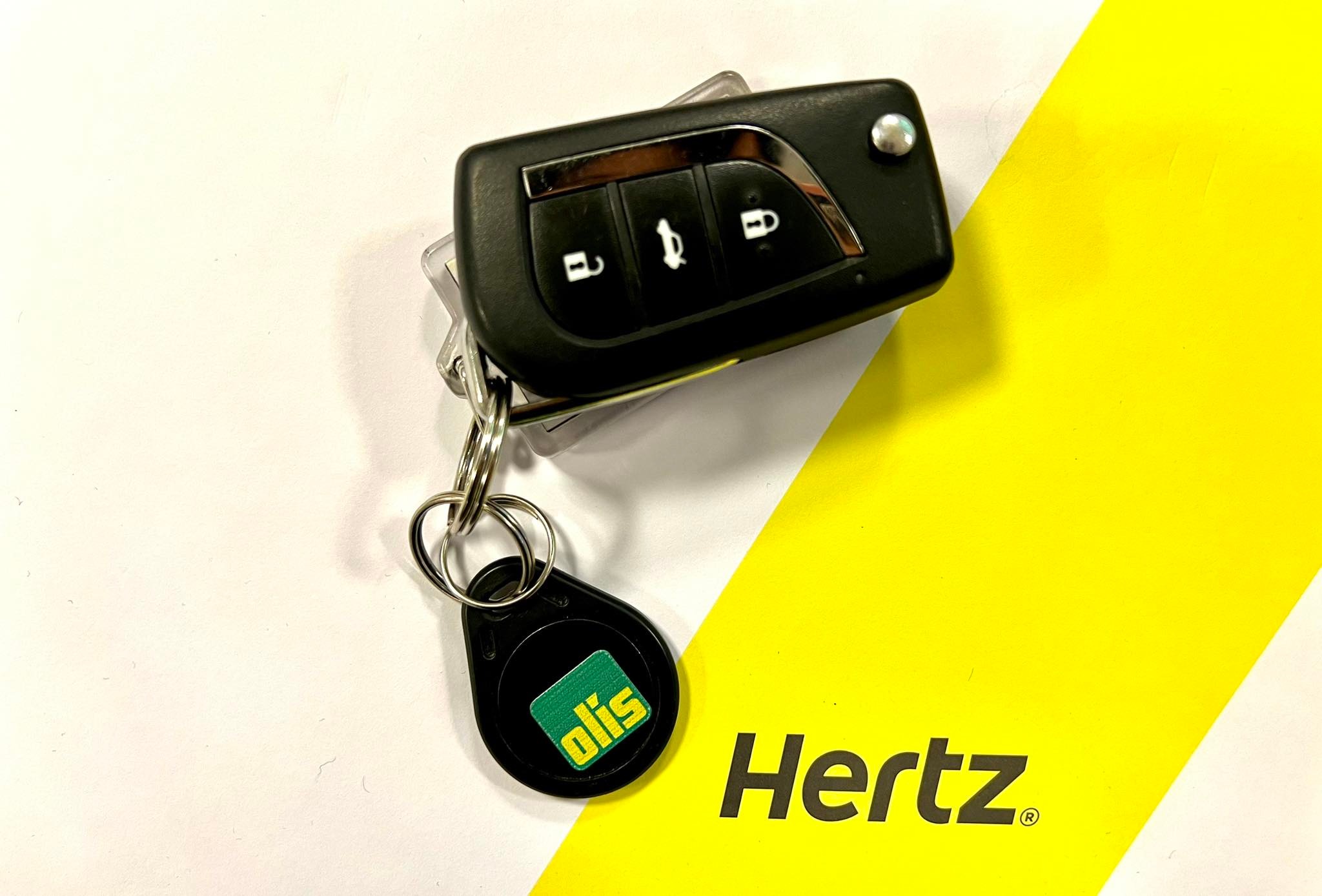 Puedes obtener descuentos en combustible al alquilar con Hertz Islandia.