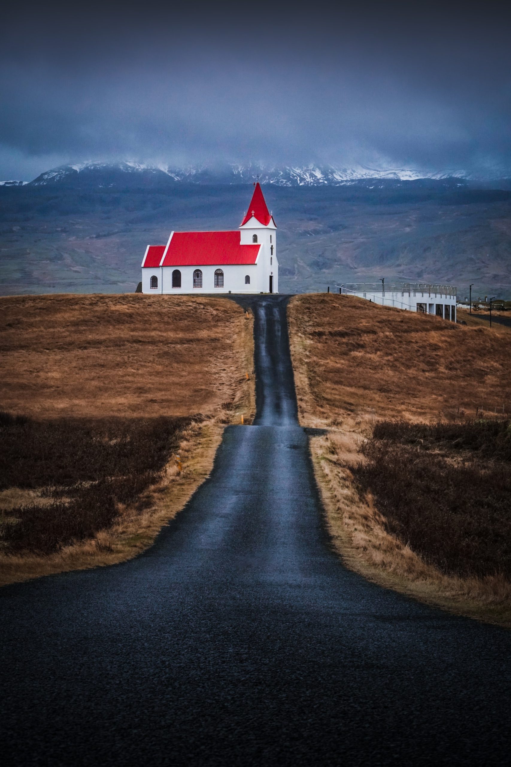 Hay muchas iglesias bonitas en Islandia.