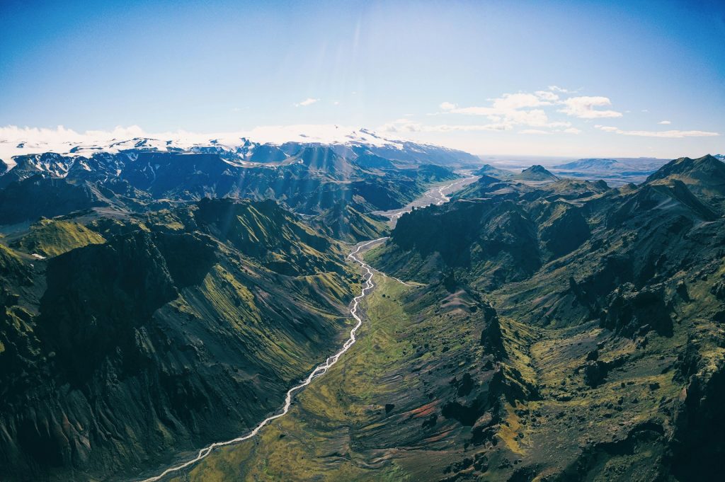 Yes, Iceland does indeed have many mountains! 