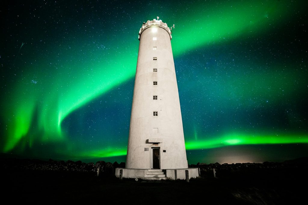 good spots in reykjavik to see northern light