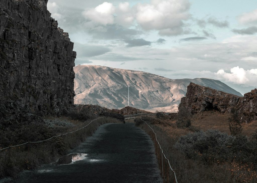 where is  Almannagjá Gorge in Iceland