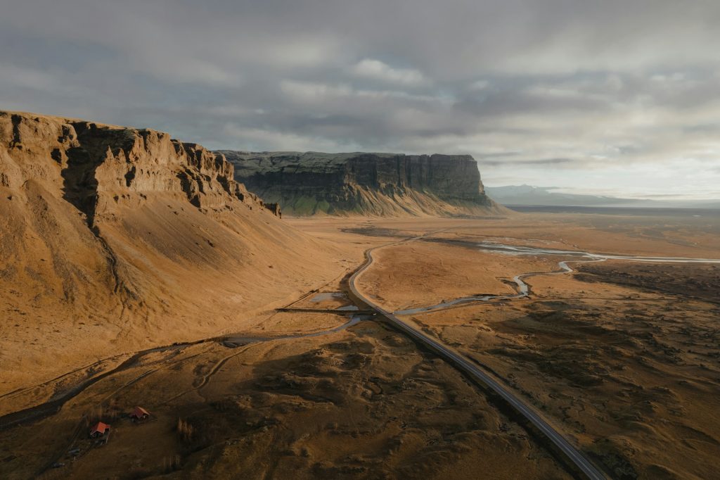 how does it feel when driving in Iceland autumn