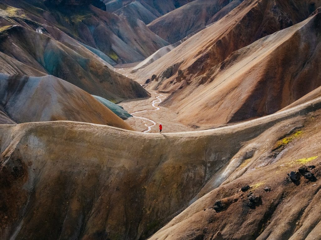 how does it feels like hiking in Iceland summer months