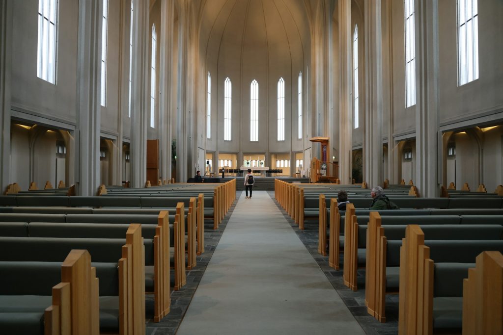 inside the Hallgrimskirkja church 